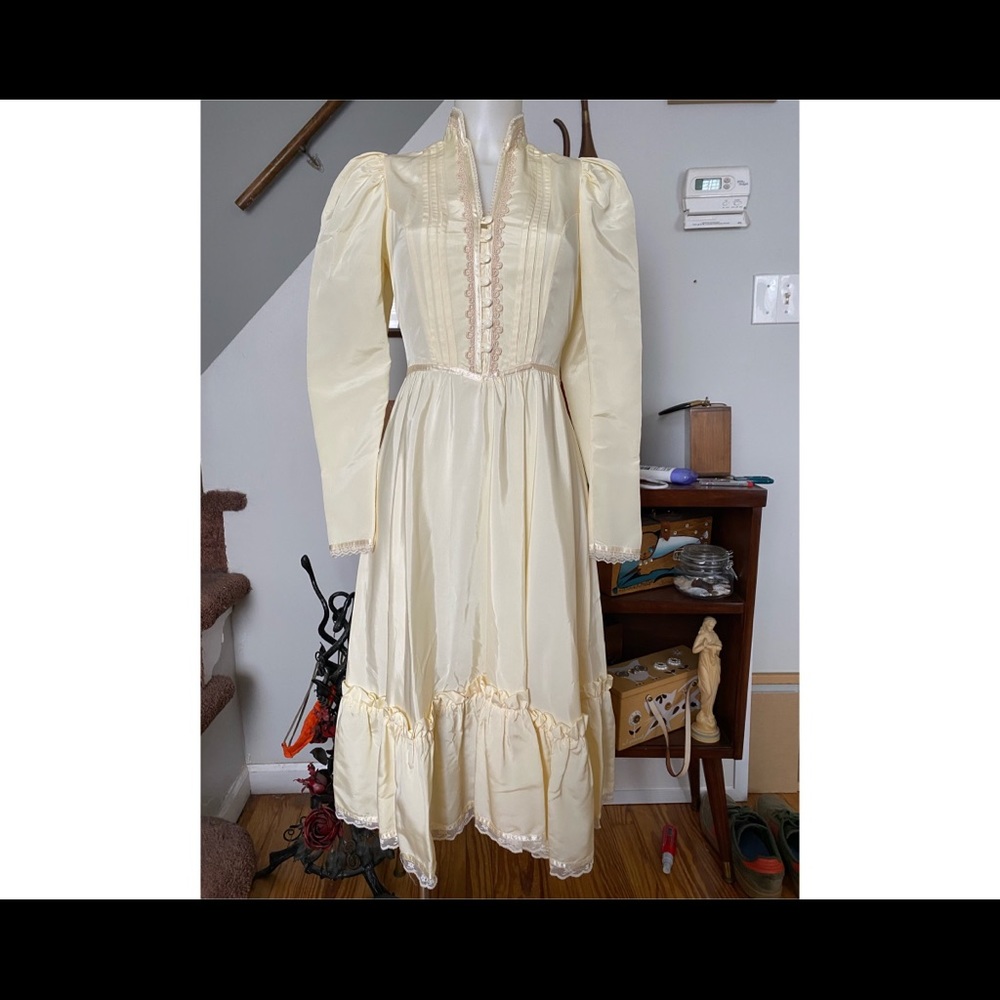 Vintage Authentic 1970’s Gunne Sax prairies dress